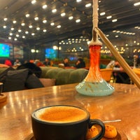 Foto tomada en Hugga Mug Lounge  por Kübra S. el 12/10/2023