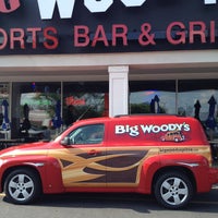 Foto tirada no(a) Big Woody&amp;#39;s Sports Bar &amp;amp; Grill por Sherry M. em 8/20/2013