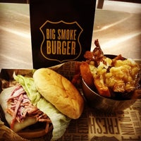 รูปภาพถ่ายที่ Big Smoke Burger โดย Bob F. เมื่อ 12/27/2014