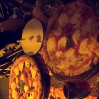 4/19/2016 tarihinde Nouf Q.ziyaretçi tarafından LA RUSTICA Pizzeria'de çekilen fotoğraf