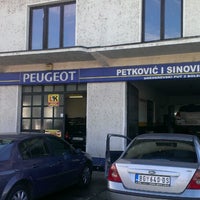 Photo taken at Peugeot &amp;amp; Citroën servis „Petković i sinovi” by MarkoFaca™🇷🇸 on 11/6/2013