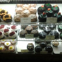 Photo taken at Crumbs Bake Shop by Lincon S. on 11/24/2012