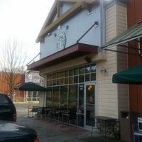 Photo taken at Starbucks by Jarix on 11/8/2012