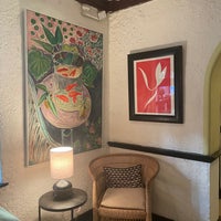 Foto diambil di Café Matisse oleh Leila A. pada 3/17/2023