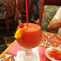 Das Foto wurde bei Azteca Mexican Restaurant Matthews von Christine E. am 5/11/2013 aufgenommen