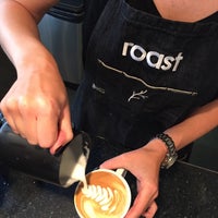 Foto tirada no(a) ROAST Espressobar por Sebastiaan M. em 9/21/2016