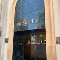 Das Foto wurde bei The Saint Paul Hotel von Heather M. am 7/25/2021 aufgenommen