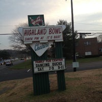 Снимок сделан в Highland Bowl пользователем Lars L. 12/2/2012