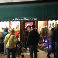 11/30/2013에 Joe S.님이 2 Sisters Boutique에서 찍은 사진