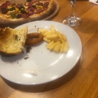 Foto tirada no(a) İzabella Pizza por Havva Ö. em 9/5/2021