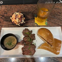 Das Foto wurde bei Grill Em Steak House &amp;amp; Sports Bar von Chongho L. am 7/28/2023 aufgenommen