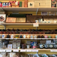 Photo taken at Aroma Tea Shop 茗茶轩 by Chongho L. on 4/23/2018