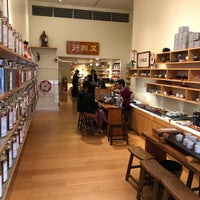 Photo taken at Red Blossom Tea Company by Chongho L. on 9/29/2019