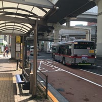 Photo taken at 大橋バス停 by 🍛ひむ ド. on 7/13/2018
