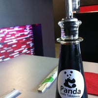 5/8/2013 tarihinde Cristoziyaretçi tarafından Sushi Panda Takeaway &amp;amp; Sushicafe'de çekilen fotoğraf