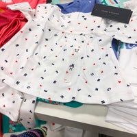 Tommy Hilfiger - Tienda de ropa en International Gateway of The Americas