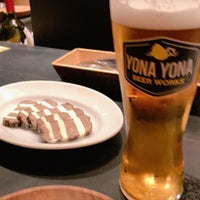 Photo taken at YONA YONA BEER WORKS by のらりくらり on 10/9/2022