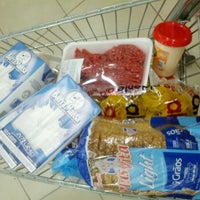 รูปภาพถ่ายที่ Supermercado SuperPrix โดย Fábio A. เมื่อ 9/15/2012