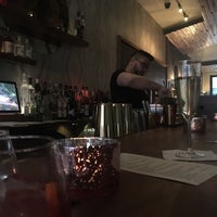 รูปภาพถ่ายที่ Parish Cocktail Bar โดย joe b. เมื่อ 3/27/2018