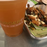 12/7/2019 tarihinde Kirk O.ziyaretçi tarafından BurgerFi'de çekilen fotoğraf