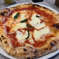 Photo taken at Trattoria Pizzeria LOGiC Marina Grande by RyuziSato on 7/11/2022