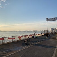 Photo taken at 若洲海浜公園 釣場 by RyuziSato on 10/23/2022