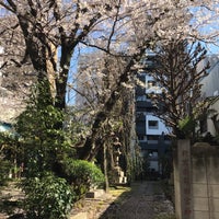 Photo taken at 於岩稲荷 田宮神社 by RyuziSato on 4/2/2019
