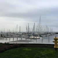 Das Foto wurde bei Seattle Sailing Club von Nat M. am 11/7/2015 aufgenommen