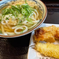 Photo taken at 丸亀製麺 松山店 by kazuru on 5/7/2023