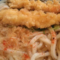 Photo taken at 丸亀製麺 松山六軒家店 by kazuru on 12/8/2022