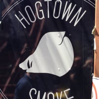 Foto tirada no(a) Hogtown Smoke por Jean-Luc D. em 5/16/2013