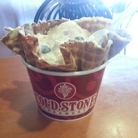 Photo taken at Cold Stone Creamery by Nasheen S. on 12/19/2012