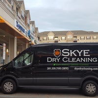 10/26/2017 tarihinde anthony m.ziyaretçi tarafından Skye Dry Cleaning'de çekilen fotoğraf