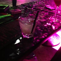 Foto diambil di Black Milk Cocktail Bar oleh Mila pada 4/26/2013