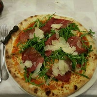 รูปภาพถ่ายที่ Raffaello โดย Davide S. เมื่อ 4/29/2016