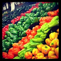 Photo taken at Edgewater Produce by Bessie on 10/18/2012