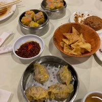 Foto scattata a Canton House Chinese Restaurant da Andres C. il 12/1/2019