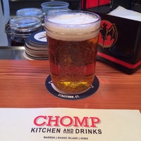 Photo prise au Chomp Kitchen and Drinks par Chris D. le12/8/2013