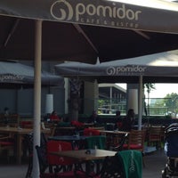 รูปภาพถ่ายที่ Pomidor Café &amp;amp; Bistro โดย Onur B. เมื่อ 5/11/2013