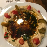 Das Foto wurde bei Knafe Restaurant von Zahide am 6/12/2018 aufgenommen