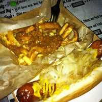 Photo prise au The Greasy Wiener Truck par Chris L. le10/28/2012