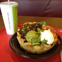 รูปภาพถ่ายที่ California Tortilla โดย Jaime W. เมื่อ 9/28/2012