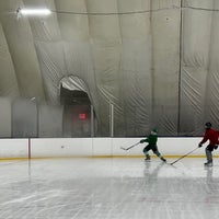 Foto tirada no(a) City Ice Pavilion por Travis M. em 7/18/2023