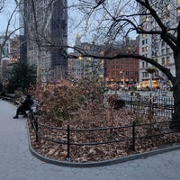 Photo taken at Flatiron Building by Geert V. on 1/4/2024