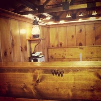 Foto tirada no(a) Wild Willy&amp;#39;s Burgers por Amanda S. em 11/3/2012