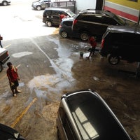 Photo taken at Meguiar&amp;#39;s Car Wash by Fiktor C. on 10/21/2012