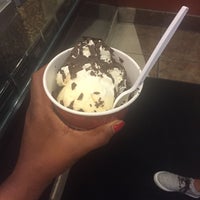 Photo taken at Cold Stone Creamery by Nicole on 8/12/2016