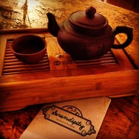 Foto tirada no(a) Serendipity Tea Room por Kika N. em 10/19/2013