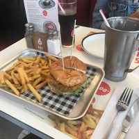 Photo taken at Ed&amp;#39;s Easy Diner by Atheer on 8/13/2018