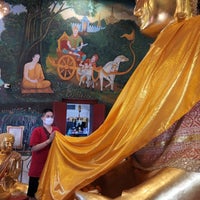 Photo taken at Wat Amarintharam by Tharathip K. on 4/23/2022